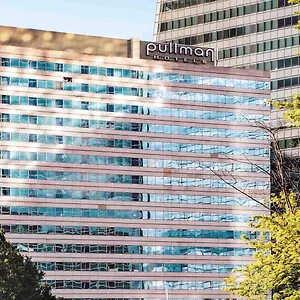 Отель Pullman Paris La Defense, Курбевуа